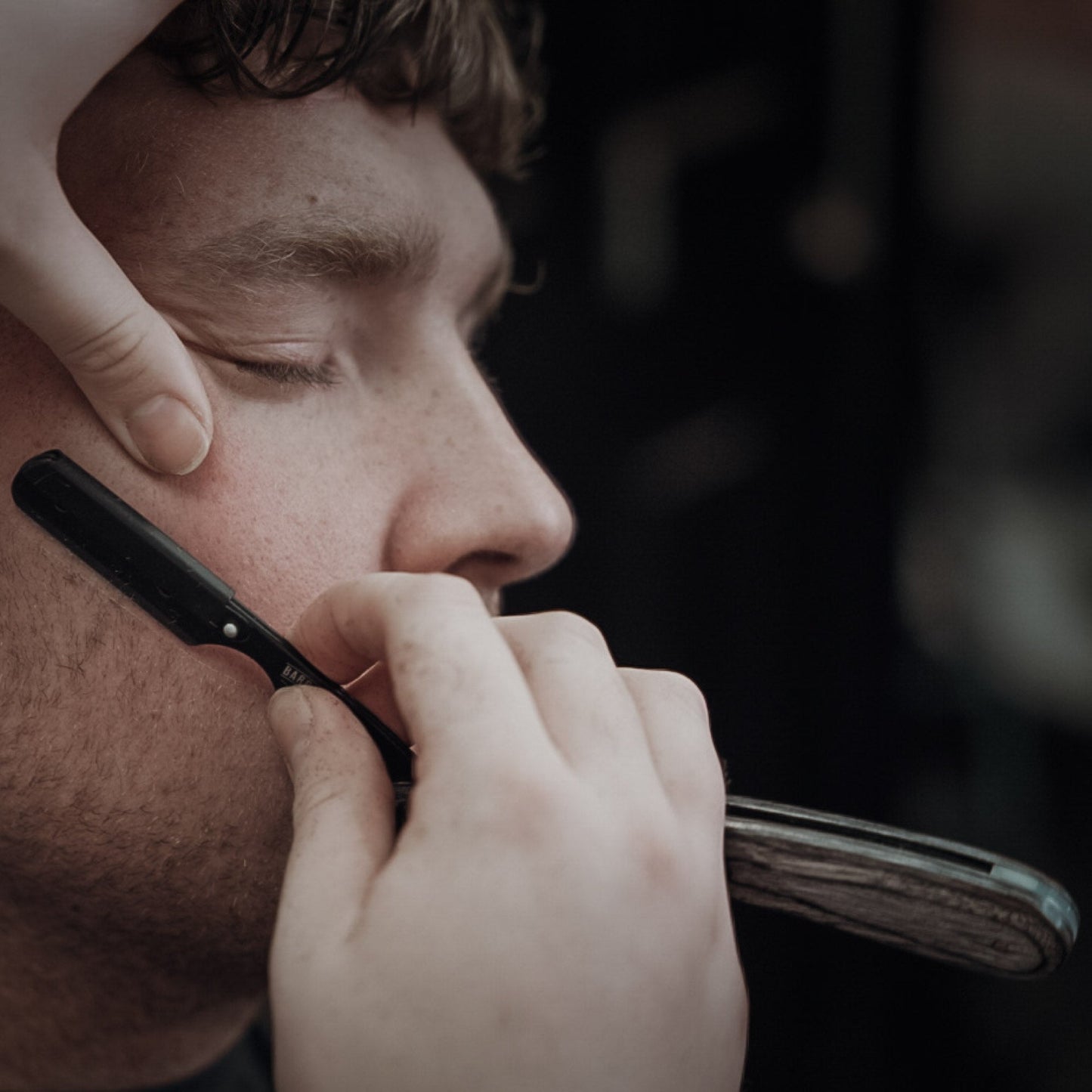 Cut Throat Razor - The Buccaneer in Grey - Wooden